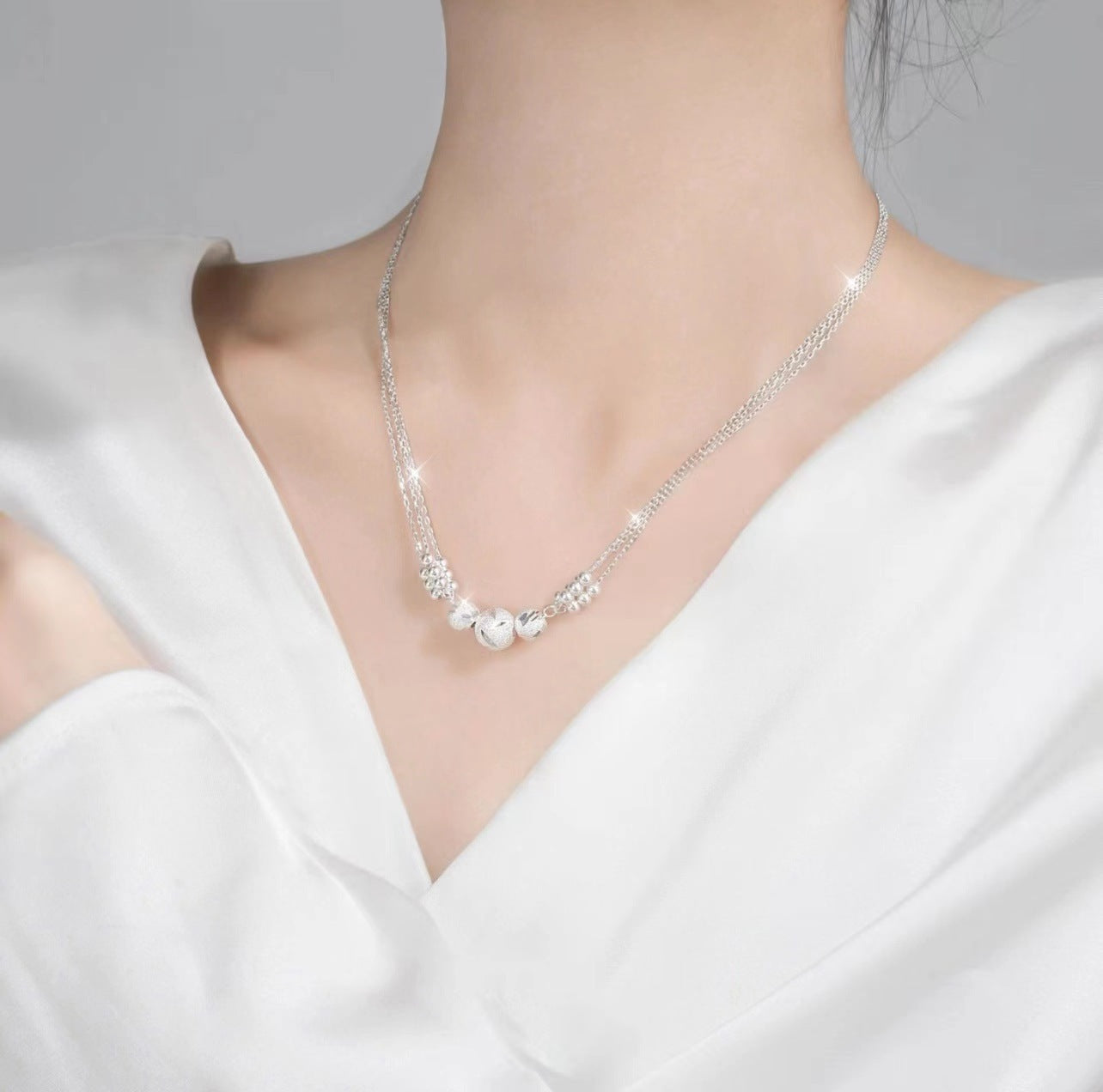 🔥【Compra uno, llévate otro gratis】🔥✨Collar ligero y lujoso + pulsera de cuentas de la suerte