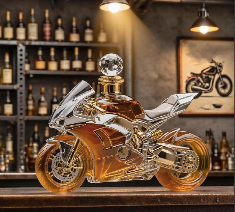 🚗 Kreatívna sklenená fľaša z vysoko kvalitného skla na whisky v moto štýle – 🔥 Zľava 50% · Limitovaná ponuka