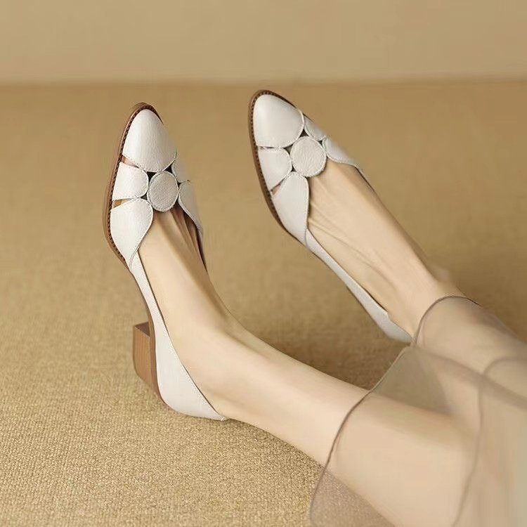 🔥👡【Omezené množství】✨✨2025 dámských sandálů se špičatou špičkou ručně vyráběné z pravé kůže, neklouzavé měkké, módní a všestranné