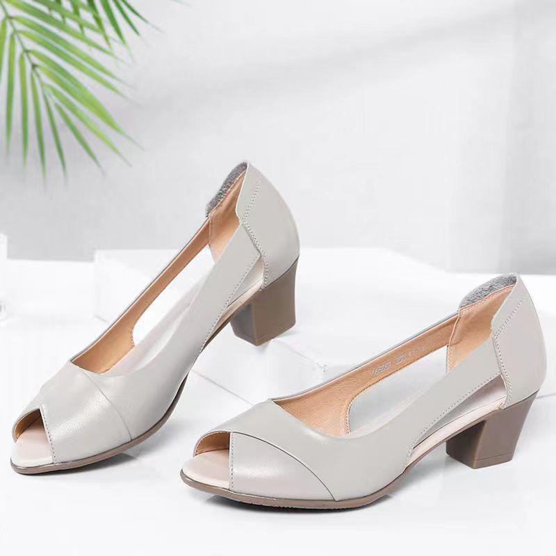 👠✨【Limitovaná zľava】2025 Nové kožené sandále s hrubým podpätkom, mäkkou podrážkou a protišmykovým dizajnom – elegantné a módne 💃🔥