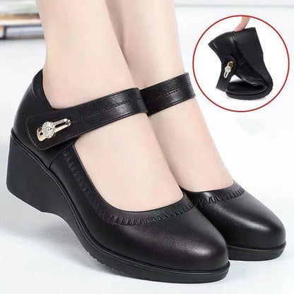 🔥👡【35-41】Νέα άνετα δερμάτινα παπούτσια με τακούνι σφήνας · Μαλακή σόλα & αντιολισθητικός σχεδιασμός