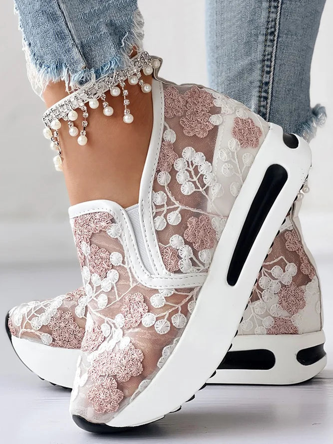 🌸👟【Zľava 50 %】【35–41】Priesvitné sieťované športové tenisky s kvetinovou výšivkou – ľahké a štýlové na leto ✨💐