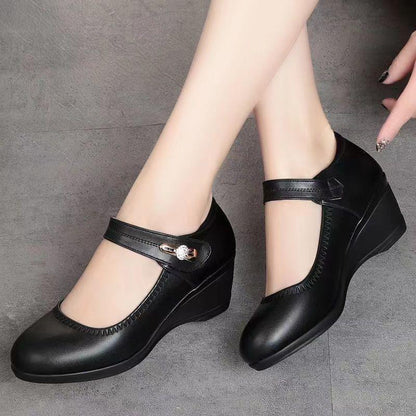 🔥👡【35-41】Νέα άνετα δερμάτινα παπούτσια με τακούνι σφήνας · Μαλακή σόλα & αντιολισθητικός σχεδιασμός