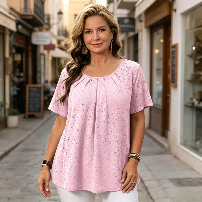 ✨【L-6XL】Elegancka damska bluzka z ażurowym haftem i plisowanym dekoltem, luźna koszulka z krótkim rękawem, teksturowana koszula w francuskim stylu.