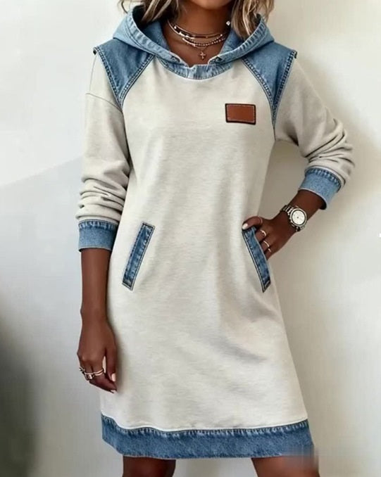 【Doprava zdarma】🌷🌞【S–3XL】Zimní džínové patchwork šaty s kapucí · Pohodlné · Stylové na každý den · -50% + rychlé doručení