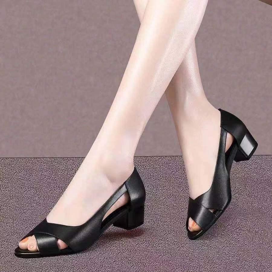 👠✨【Limitovaná zľava】2025 Nové kožené sandále s hrubým podpätkom, mäkkou podrážkou a protišmykovým dizajnom – elegantné a módne 💃🔥