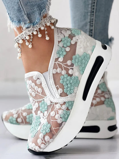 🌸👟【Zľava 50 %】【35–41】Priesvitné sieťované športové tenisky s kvetinovou výšivkou – ľahké a štýlové na leto ✨💐