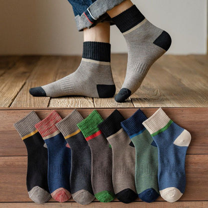 😍🧦 【8 par 】 Ciepłe wełniane skarpetki antybakteryjne i dezodorujące na jesień i zimę