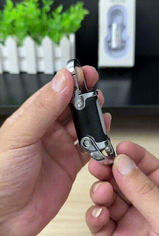 🔥【Kupite 2, dobite 2 gratis】🔥【Specijalna ponudba】Mini vodoodporna svetilka – 1200 lm, prenosna