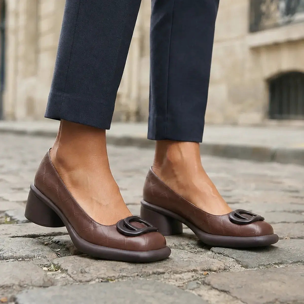 👠【35-40】2026 nowe 5CM uniwersalne modne miękkie podeszwy retro grube obcasy okrągłe palce skórzane buty