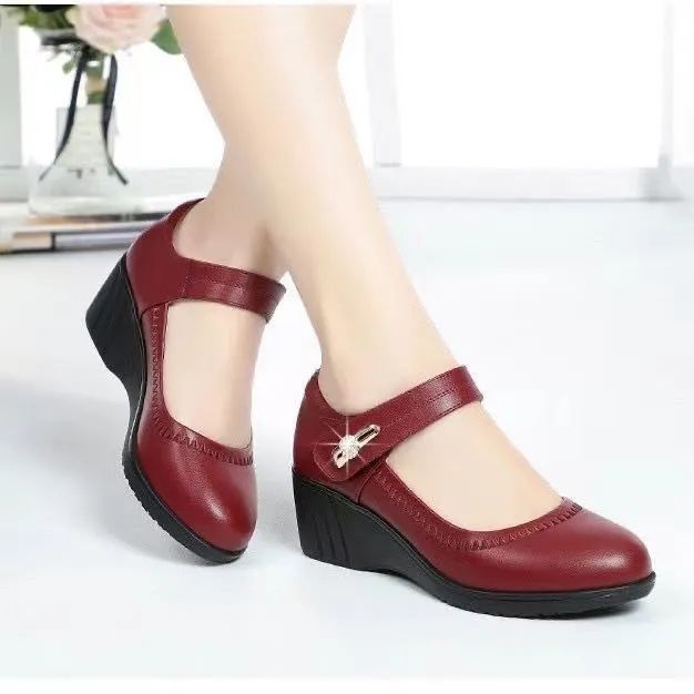 🔥👡【35-41】Νέα άνετα δερμάτινα παπούτσια με τακούνι σφήνας · Μαλακή σόλα & αντιολισθητικός σχεδιασμός