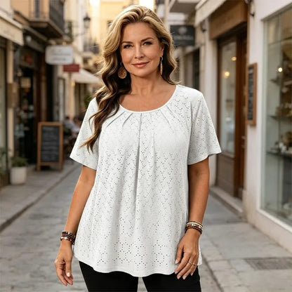 ✨【L-6XL】Elegancka damska bluzka z ażurowym haftem i plisowanym dekoltem, luźna koszulka z krótkim rękawem, teksturowana koszula w francuskim stylu.