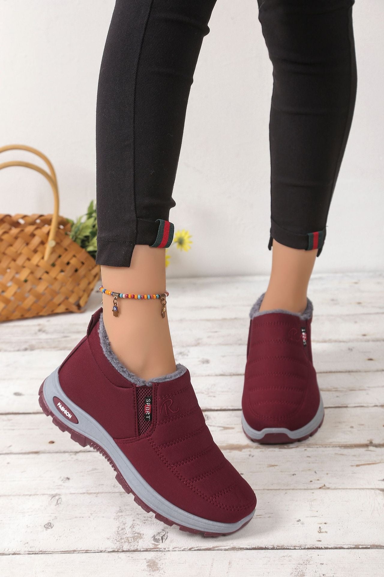 🔥【Posebni 50% popust】【35–48】Unisex zimski škornji s toplo plišasto podlogo – udobni, topli in nedrseči za hladno vreme