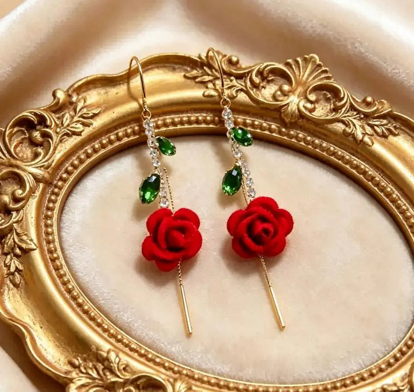 🌟【2 pary】🌹Kolczyki w kształcie czerwonych róż z kryształową łodyżką