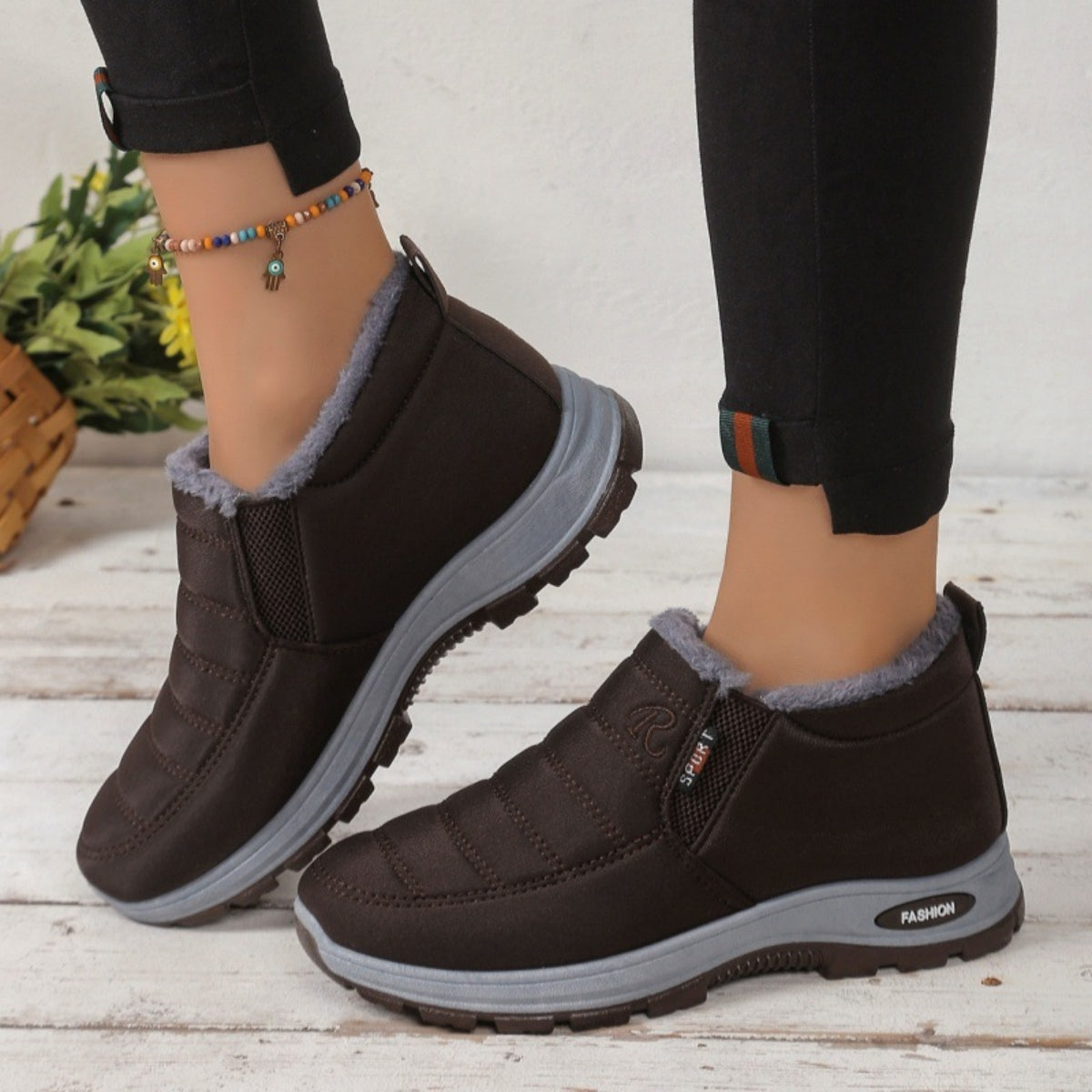 🔥【Posebni 50% popust】【35–48】Unisex zimski škornji s toplo plišasto podlogo – udobni, topli in nedrseči za hladno vreme